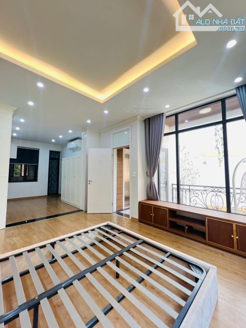 Bán nhà Thanh Nhàn 67/75m2, 5T, mt 7m thang máy, oto đỗ cửa, cách phố 15m. Giá 23.5 tỷ TL