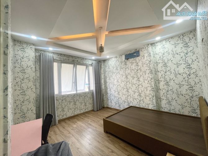 NHÀ THIẾT KẾ HIỆN ĐẠI PHƯỜNG THẠNH LỘC QUẬN 12 HƠN 5 TỶ- 4 TẦNG DT 80m2 (4x20)- HXT 8M - 6