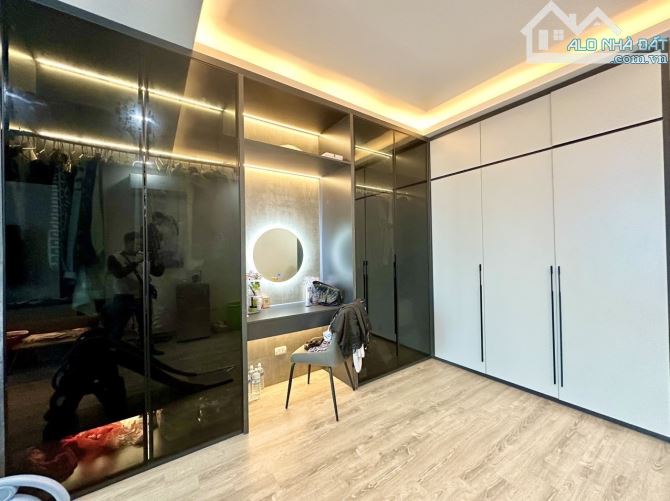 Bán liền kề 60m2, 2 mặt đường tại KĐT Đại Kim, giá 19 tỷ, 6PN, 4WC + full nội thất! Hot - 6