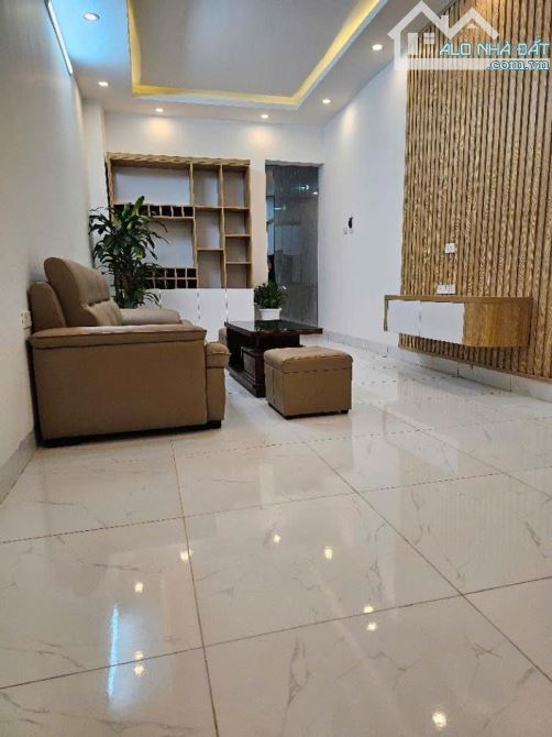 ĐỐNG ĐA – KHÂM THIÊN 46m 3 tầng MT 3,3M ngõ 3 gác Chỉ 6,6tỷ - 7