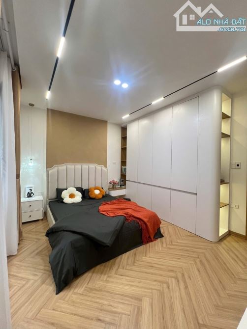 Bán nhà Bạch Mai 37/40m2, 5T, mt 4.2m lô góc, full nội thất, quy hoạch sát phố. Giá 7.8 tỷ - 7