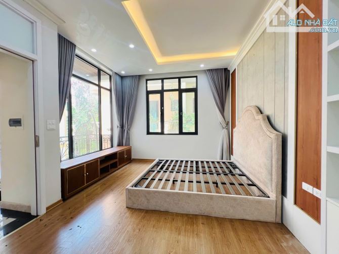 Bán nhà Thanh Nhàn 67/75m2, 5T, mt 7m thang máy, oto đỗ cửa, cách phố 15m. Giá 23.5 tỷ TL