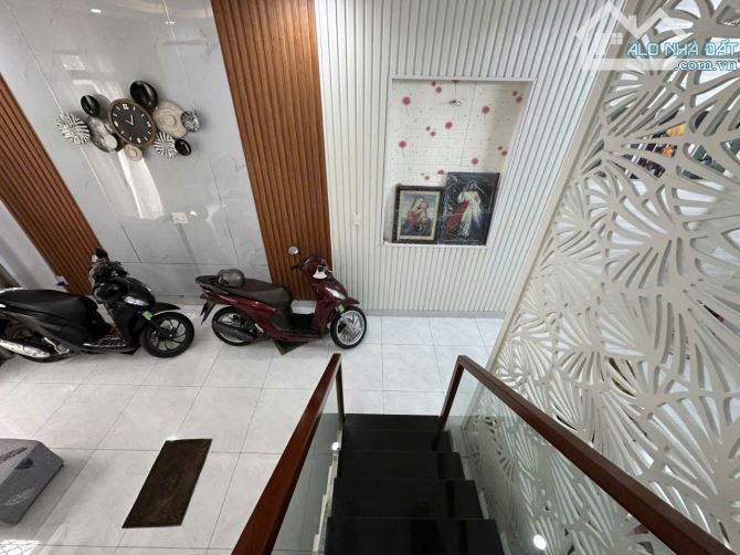 Bán nhà.đẹp .Hẻm Thông – Sạch Sẽ – DT 44m2.Xây 4 tầng – CMT8, Q. Tân Bình - 1