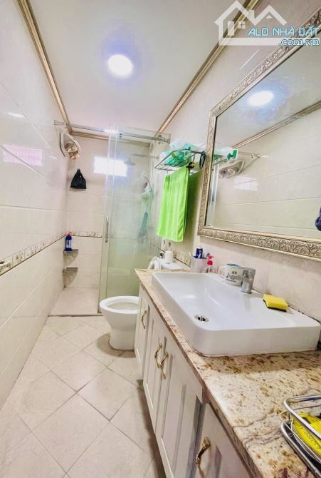 Nhà đẹp ở luôn Hoàng Quốc Việt Cầu Giấy. Sổ 83m, 5 tầng MT6m Giá 30 tỷ ngõ ô tô tránh - 8