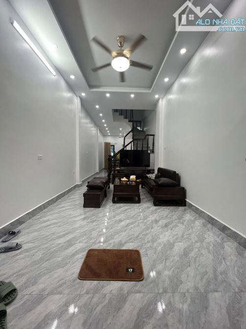 SIÊU PHẨM NHÀ PHÂN LÔ - FULL NỘI THẤT SỊN SÒ - 2 MẶT THOÁNG - BA GÁC ĐỖ CỬA - KHUNG CỘT - 8