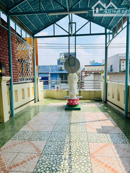 BÁN NHÀ MẶT TIỀN  BA ĐÌNH P10 (4x25m), nở hậu, xây 3 tầng - Q8 - 8