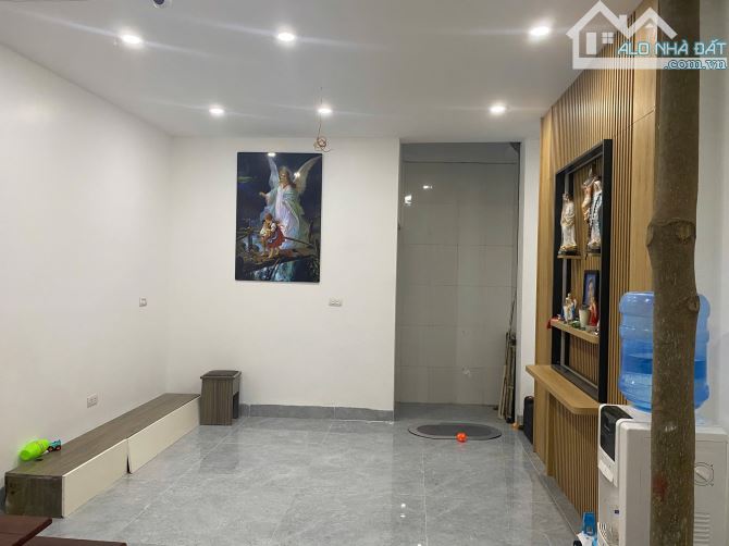 Nhà đẹp ở ngay Phùng Khoang Nam Từ Liêm. Sổ vuông 43m, 5 tầng MT4m Giá 8.6 tỷ - 9