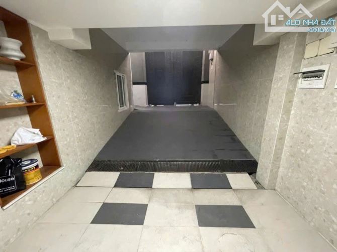 Bán biệt thự đẹp cao cấp mặt tiền Trường Sa , Phú Nhuận , 10x18m , hầm 4 tầng , 48 tỷ tl - 9
