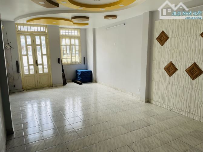 Nội thất tỷ đồng !! MT đường số 28 - Bình Phú 1 Quận 6 (4x18m) 4 lầu đẹp chỉ 12 tỷ - 9