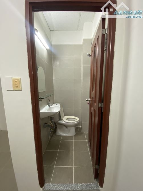 Nhà Hẻm Xe Tải Lê Văn Sỹ Phú Nhuận 50m2 4 Phòng Ngủ Giá 10.5 Tỷ - 9