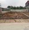 Bán 46m Trục chính thôn Đông Tảo. Đường 6m oto tránh .Giáp trường cấp 1,2 . Chợ đầu mối .,