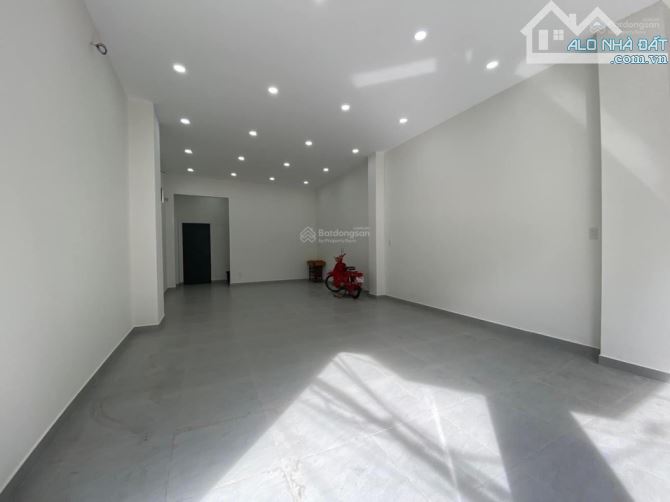 Bán Nhà Mặt Tiền Kinh Doanh Ngay Đường 23/10 TP Nha Trang.