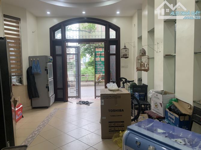 BÁN NHÀ BỒ ĐỀ 95M-4TẦNG-6MT.18.7TỶ Ô TÔ TRÁNH KINH DOANH Ô TÔ TRÁNH