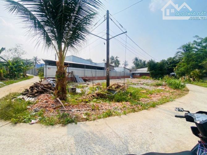 Bán đất 10x37 góc 2 mặt tiền lộ 4m thuộc Ba Láng, Cái Răng, giá 2 tỷ 290 triệu (TL ít)