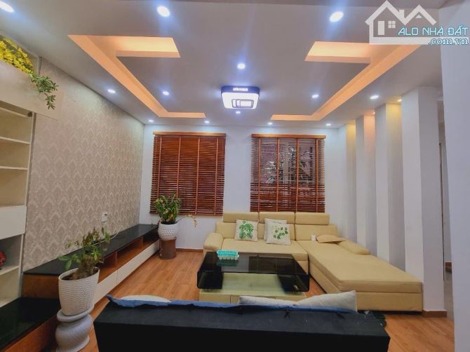 CẦN BÁN GẤP NHÀ PHỐ NGUYỄN PHÚC LAI - ĐỐNG ĐA CÁCH ĐƯỜNG VOI PHỤC 15M, Ô TÔ, GIÁ 25 TỶ.