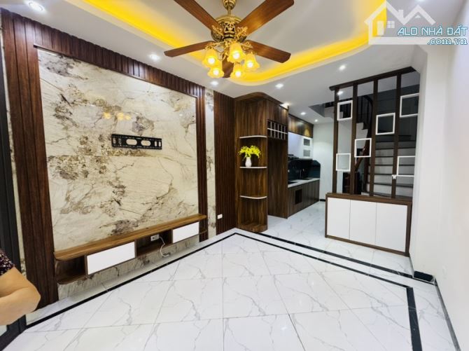 BÁN NHÀ 4 TẦNG TẠI BẮC TỪ LIÊM: DT 30M2 - NHÀ MỚI ĐẸP Ở LUÔN - TẶNG FULL NỘI THẤT