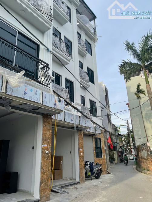 Nhà mới tinh tại Liên Mạc, 42m2, ô tô vào tận nhà, mặt tiền 5,7m - 8 tỷ có thương lượng