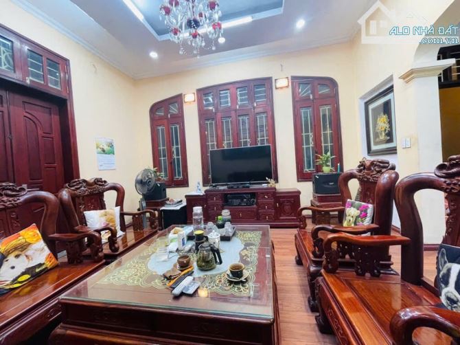 LINH LANG BA ĐÌNH - Nhà 100m2 2 tầng mặt tiền 6m gần đường đôi 4 làn xe chạy, Giá hơn 17 t