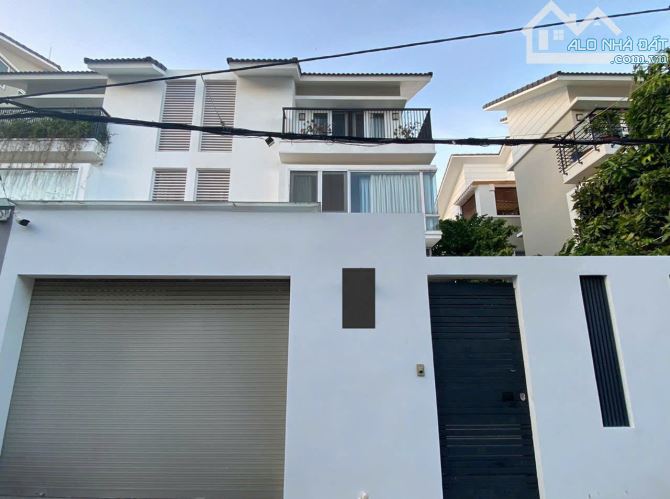 Cần Tiền Bán Gấp biệt thự khan hiếm đường Trần Não Q.2 - 9x25m 3 tầng - giá chỉ 47 tỷ.