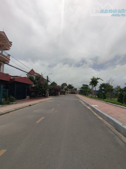 Cần bán 167m2 đất Mặt đường NGUYỄN HỮU CẦU - ĐỒ SƠN. Giá bán chỉ 3x tr/m
