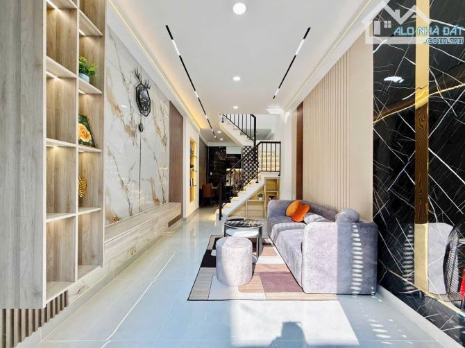 Bán nhà hẻm 1/ khu VIP Nguyễn Thị Minh Khai Q.3, 4 tầng, có cửa hậu, nhỉnh 5 tỷ