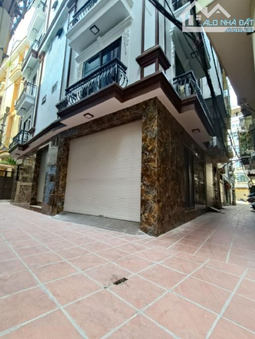 TRẦN CUNG – NHÀ MỚI 7 TẦNG – THANG MÁY – Ô TÔ VÀO NHÀ  Diện tích 56m2 –Mặt tiền khủng 11m