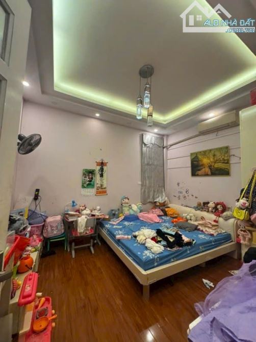 Nhà Xuân La - Phân Lô- Vĩa Hè - Ô Tô tránh- Kinh doanh Diện tích rộng, mặt tiền 6m
