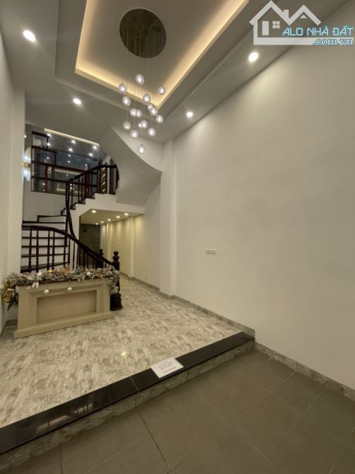 BÁN NHÀ LÁNG THƯỢNG, ÔTÔ ĐỖ CỬA DT 42M2, 5 TẦNG, MẶT TIỀN 3.5M, GIÁ 12.9 TỶ