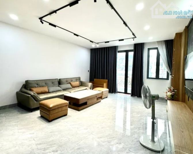 Siêu Phẩm - MTKD Khu Ẩm Thực PXL, Phú Nhuận – 4*20,80m², 4 Tầng - 28 Tỷ, Thu 700TR/Năm!