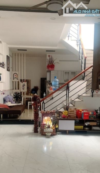 Nhà bán 50m² 4.2 x11m nở hậu 4.8m Trệt lầu 2PN P11 Gò vấp giá rẻ 3.8 tỷ sổ riêng