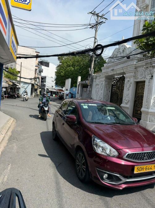 NHÀ 3 TẦNG NGAY NGÃ TƯ GA QUẬN 12 HƠN HƠN 6 TỶ- DT 90M2 (5x17) 4PN-HXT 8M- HƯỚNG ĐB