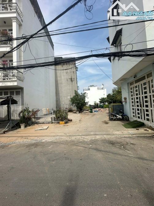 BÁN LÔ ĐẤT NGAY CẦU XÁNG BÌNH CHÁNH ,80M2 , 1 TỶ 600 , SỔ HỒNG RIÊNG