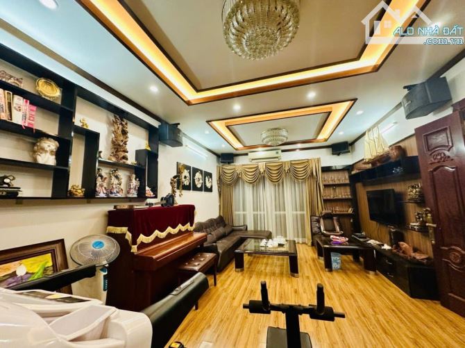 HÀNG NÓNG BỎNG TAY Hồ Tây 110m2x5tầng , Mt 16m giá chỉ 33tỷ