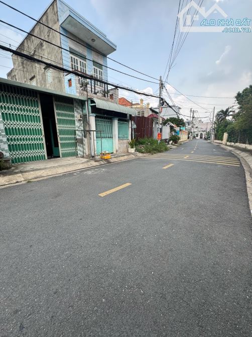 Ngay TT Hóc Môn, Đường nhựa 10M, Kinh doanh, 55M2, giá tốt 3,25 tỷ