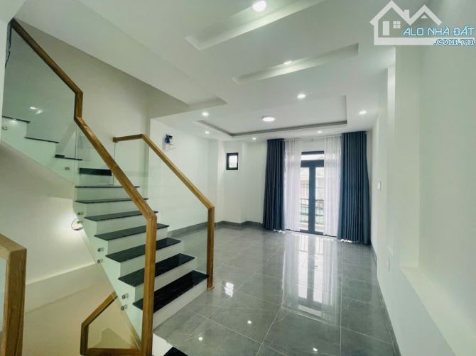 BÁN NHÀ 8,8 tỷ   Phường 4 TP ĐÀ LẠT