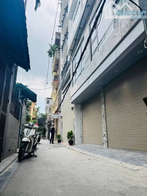 Bán nhà Ngọc Thụy gần cầu Long Biên, ngõ thông, gara, 7 t thang máy, 39m2, mt 3.8m, 11 tỷ