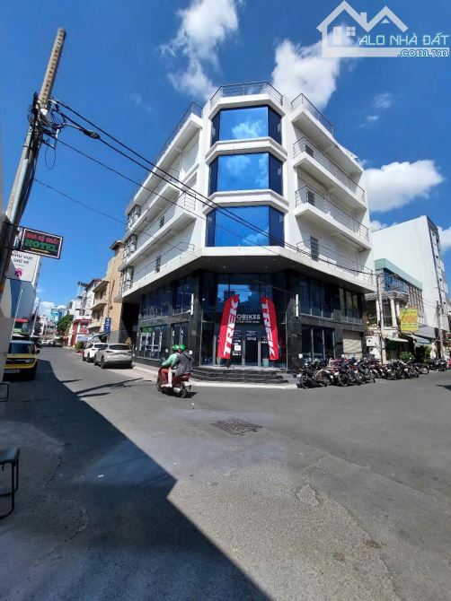 Bán khuôn đất lớn 355,1 m2 đường Hoàng Việt, P4, Tân Bình. Giá 59.9 tỷ