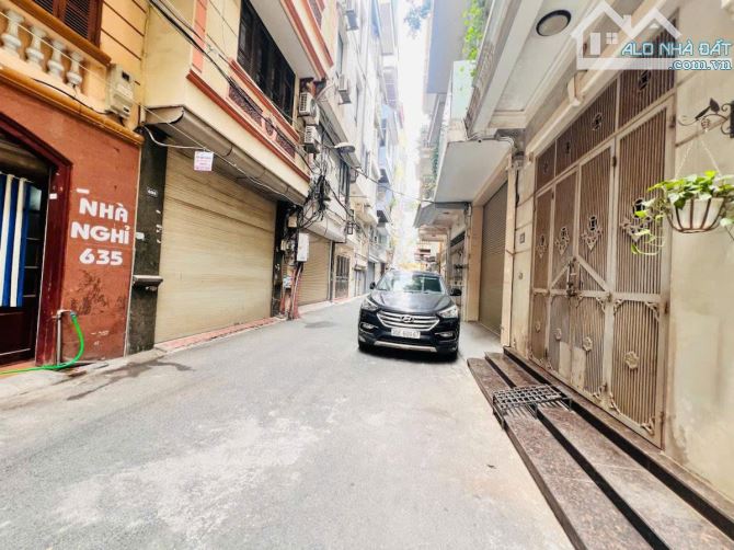 Bán Nhà Đẹp Lạc Long Quân, Tây Hồ, Phân Lô, Ô Tô Tránh, Ở Ngay, 64m², 5 Tầng, Chỉ 20 Tỷ