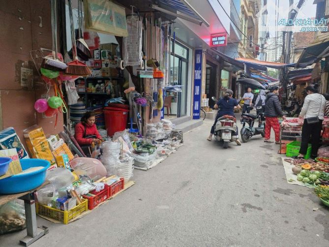 Hiếm! Cầu Đơ, Hà Đông, DT 38m2, 4 tầng, MT 3.8m, mặt chợ, ô tô tránh, KD, giá 9.5 tỷ