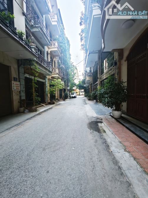 BÁN NHÀ NGÕ 52 ĐƯỜNG QUAN NHÂN. GARA Ô TÔ, KINH DOANH, 70M2 - 4 TẦNG.