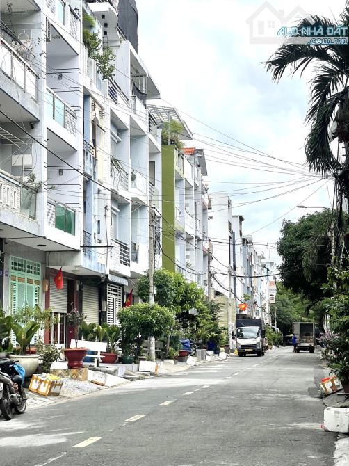 Tìm đâu ra mặt tiền bình phú quận 6(4mx17m)2 tầng chỉ 8,2 tỷ có bớt