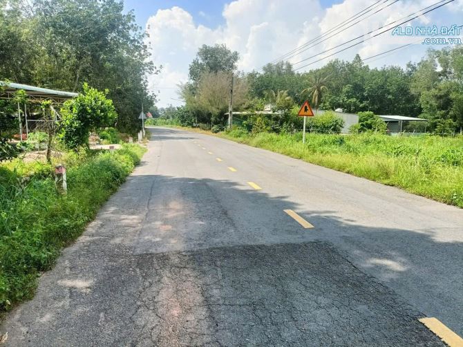 Bán gấp đất mặt tiền DH722 Minh Thạnh 710m2 có 100tc dân đông nở hậu