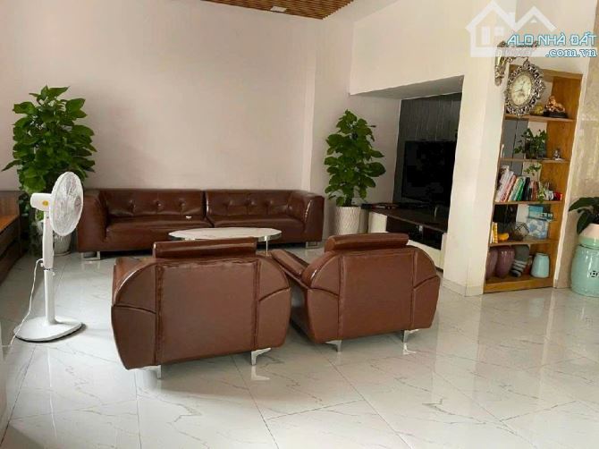 BIỆT THỰ  5 TẦNG  NGUYỄN THỊ THẬP QUẬN 7