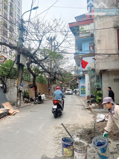 Bán Nhà Mặt Ngõ Ô Tô Tránh, Kinh Doanh Sầm Uất, View Royal City, 8.1 Tỷ Nguyễn Trãi, Thanh