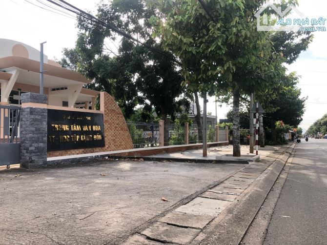 》B.án lô đất đẹp thuộc Suối Nghệ , Châu Đức ●DT : 121 x 40 . Sổ Riêng Sẵn 300m2 thổ cư ●Đư