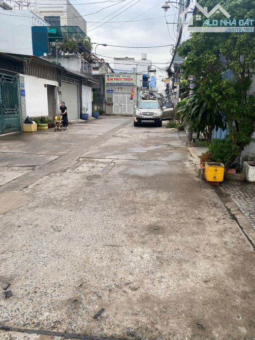 Bán nhà đẹp trục đường Nguyễn Văn Quá Quận 12, 3 tầng đúc, 2PN, chỉ 3.95 tỷ