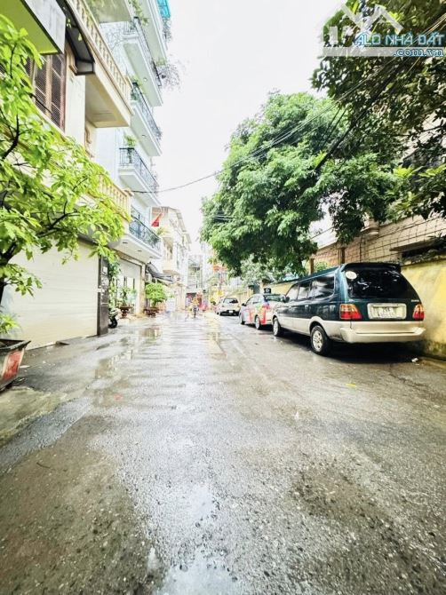 Bán nhà Kim Đồng, 75 m2, 5 tầng, ô tô tránh, ở luôn, 17.9 tỷ.