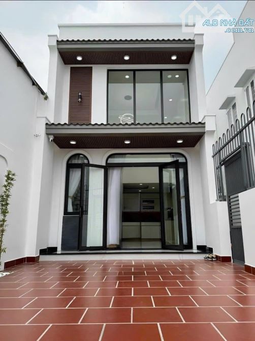 BÁN NHÀ GÁC LỬNG ỦY BAN PHƯỜNG TÂN TRIỀU
