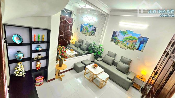 BÁN NHÀ RIÊNG 5 TẦNG PHỐ PHAN BỘI CHÂU QUẬN HOÀN KIẾM - 5M RA MẶT PHỐ - SỔ RIÊNG
