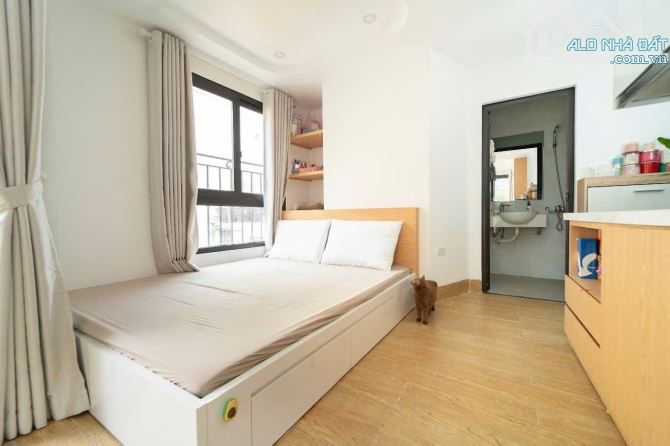 Bán Tòa CHDV Khúc Thừa Dụ, 72m² x 7 Tầng, 18 Phòng, Dòng tiền 80 Triệu, Ngõ Nông, Đủ PCCC